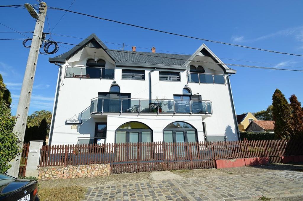 Nora Haz Hajduszoboszlo Hotel Eksteriør billede